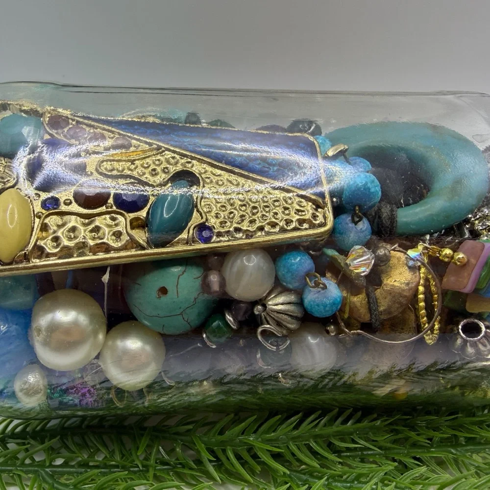 Jewelry Jar Elegant Blue and Gold Jewelry Collection- Vintage Earrings - Picture 8 of 17